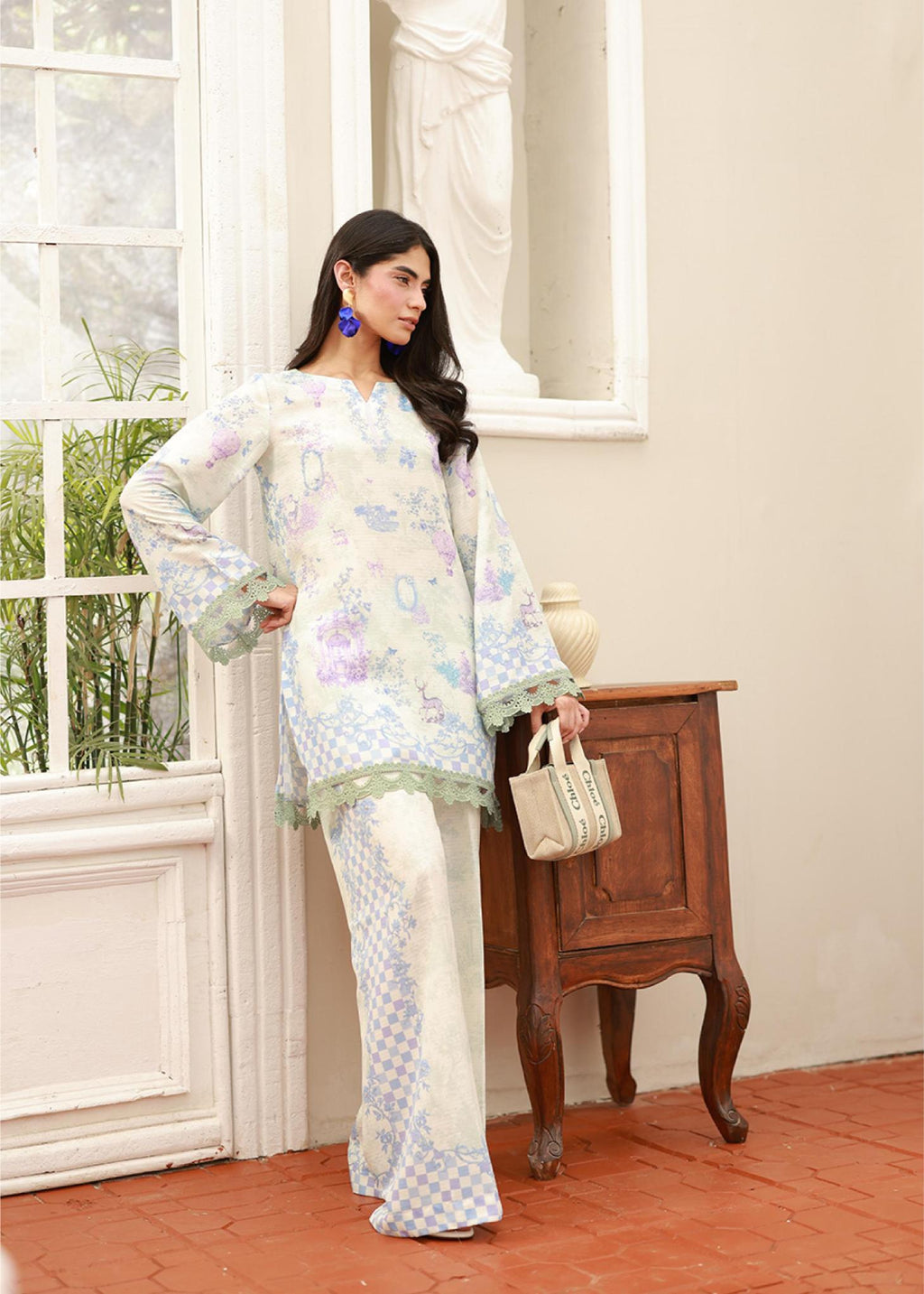 Toile Trouble